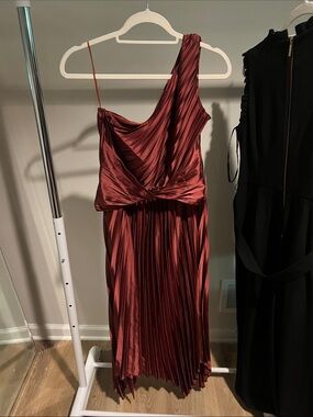 Asymmetric One-Shoulder Pleated Midi Dress in Wine